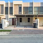 Elegant 3 Bedroom Villa Damac Hills 2