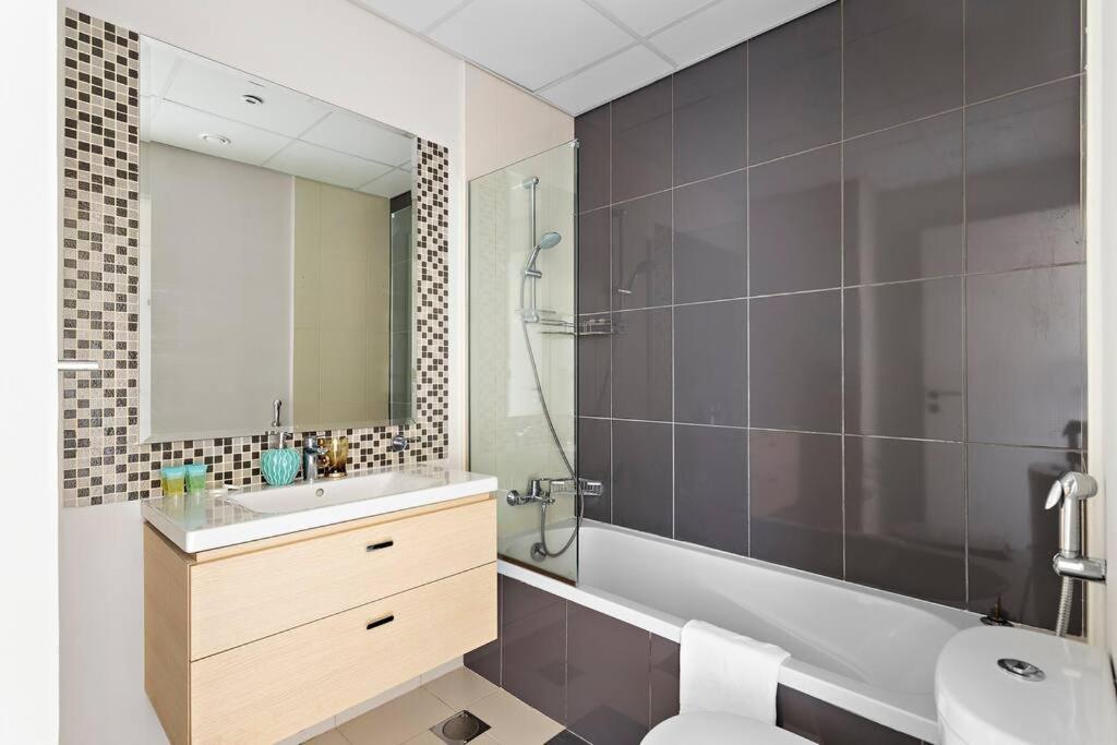 Elegant 3 Bedroom Damac Hills 2 Dubai