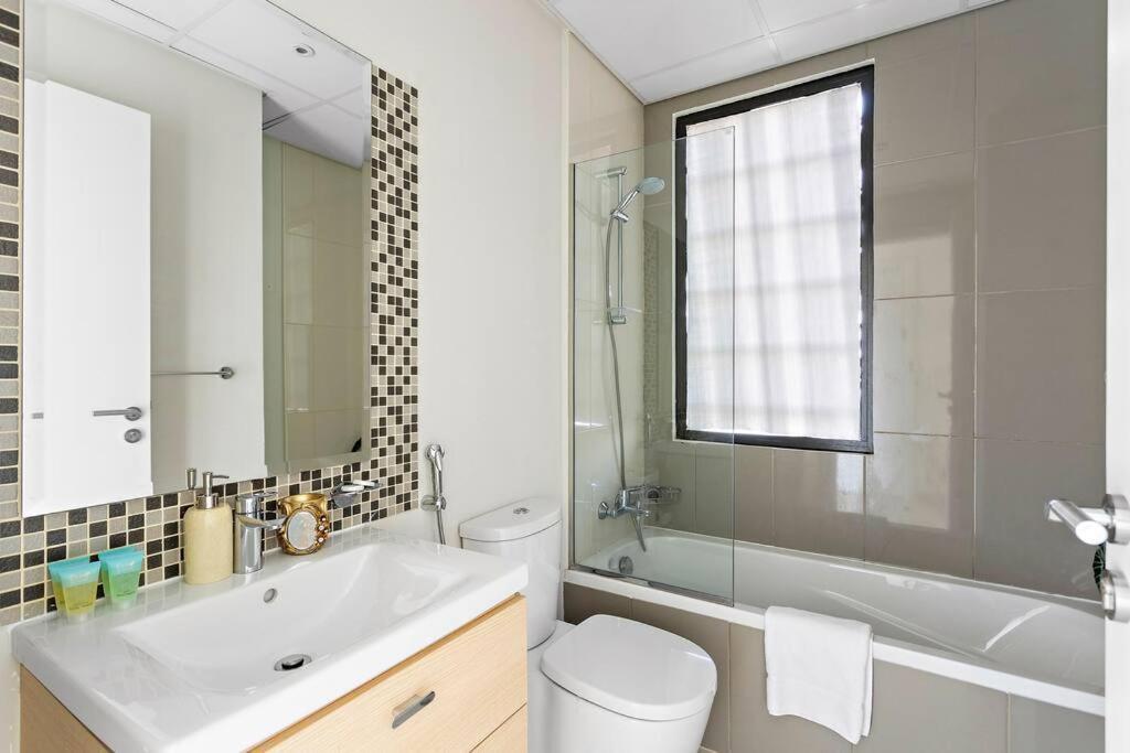 Villa Elegant 3 Bedroom Damac Hills 2 *