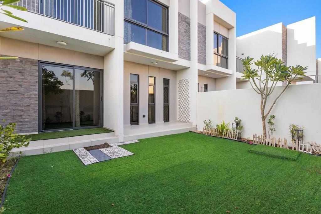 Elegant 3 Bedroom Damac Hills 2 *