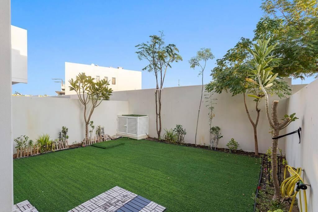 Elegant 3 Bedroom Damac Hills 2 Villa *